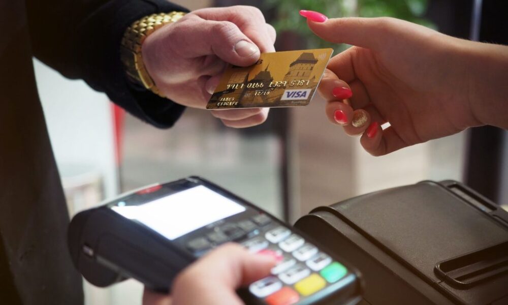student-credit-card-uk-&-international-student-credit-card:-the-ultimate-guide-for-students